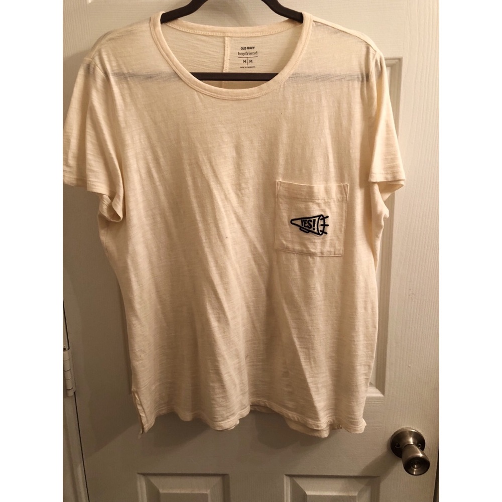 Old Navy Boyfriend Graphic Pocket Tee - Picture 1 of 3